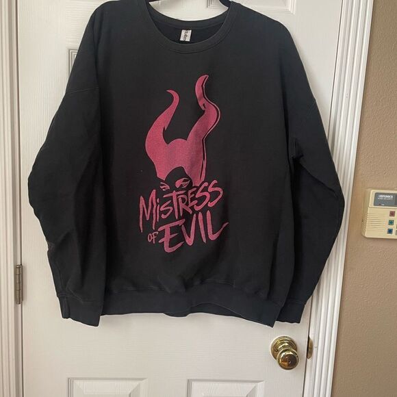 Mistress Of Evil Hot Topic XXL Women’s Sweatshirt - Picture 12 of 12